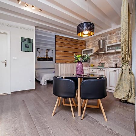 Studio Mc Apartamento Rovinj Exterior foto